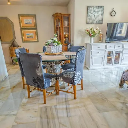 Apartment Silvia - Coastal Refuge Near The Beach *