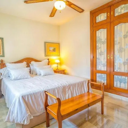 Silvia - Coastal Refuge Near The Beach Apartment Marbella