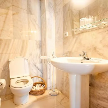 Silvia - Coastal Refuge Near The Beach Apartment Marbella